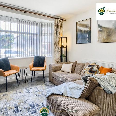 3 Bedroom Coventry House By Passionfruitproperties With Free Wi-Fi, Large Garden And Driveway - 52Nrc Eksteriør billede