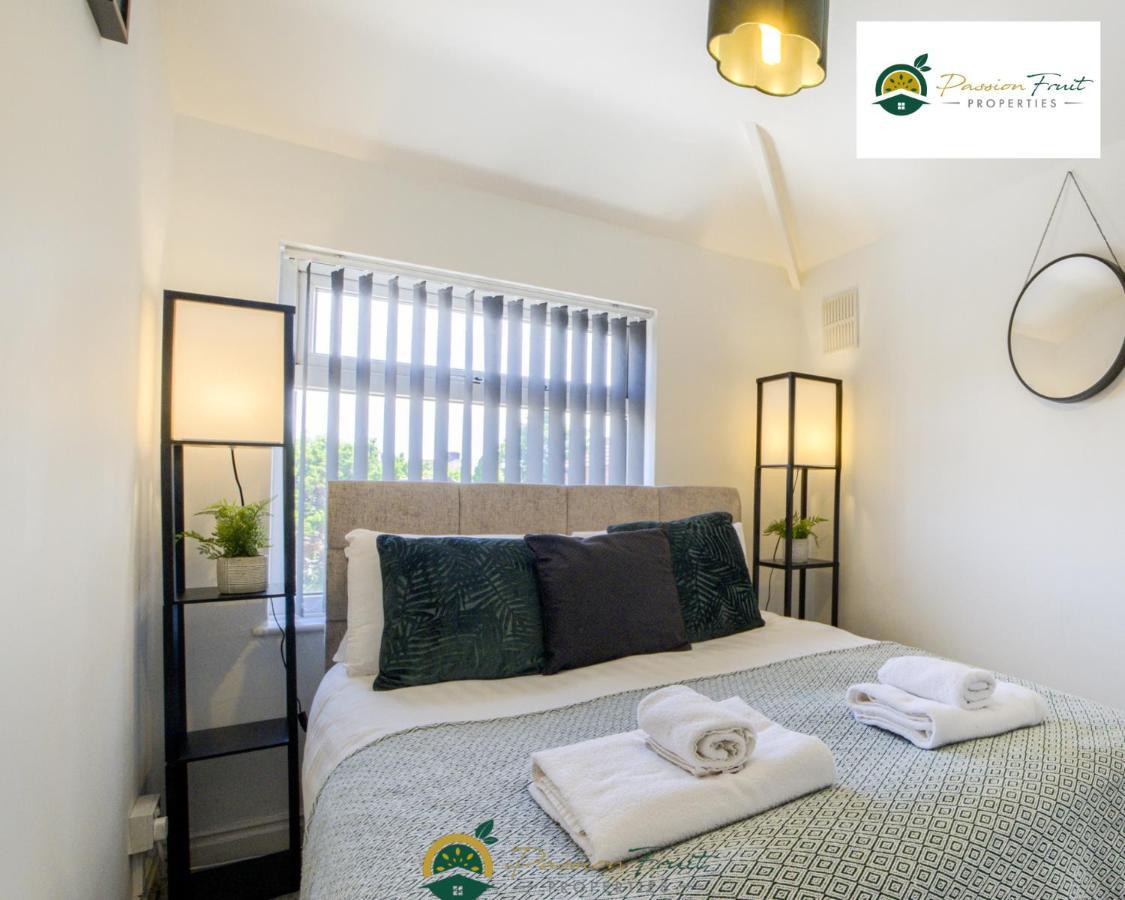 3 Bedroom Coventry House By Passionfruitproperties With Free Wi-Fi, Large Garden And Driveway - 52Nrc Eksteriør billede