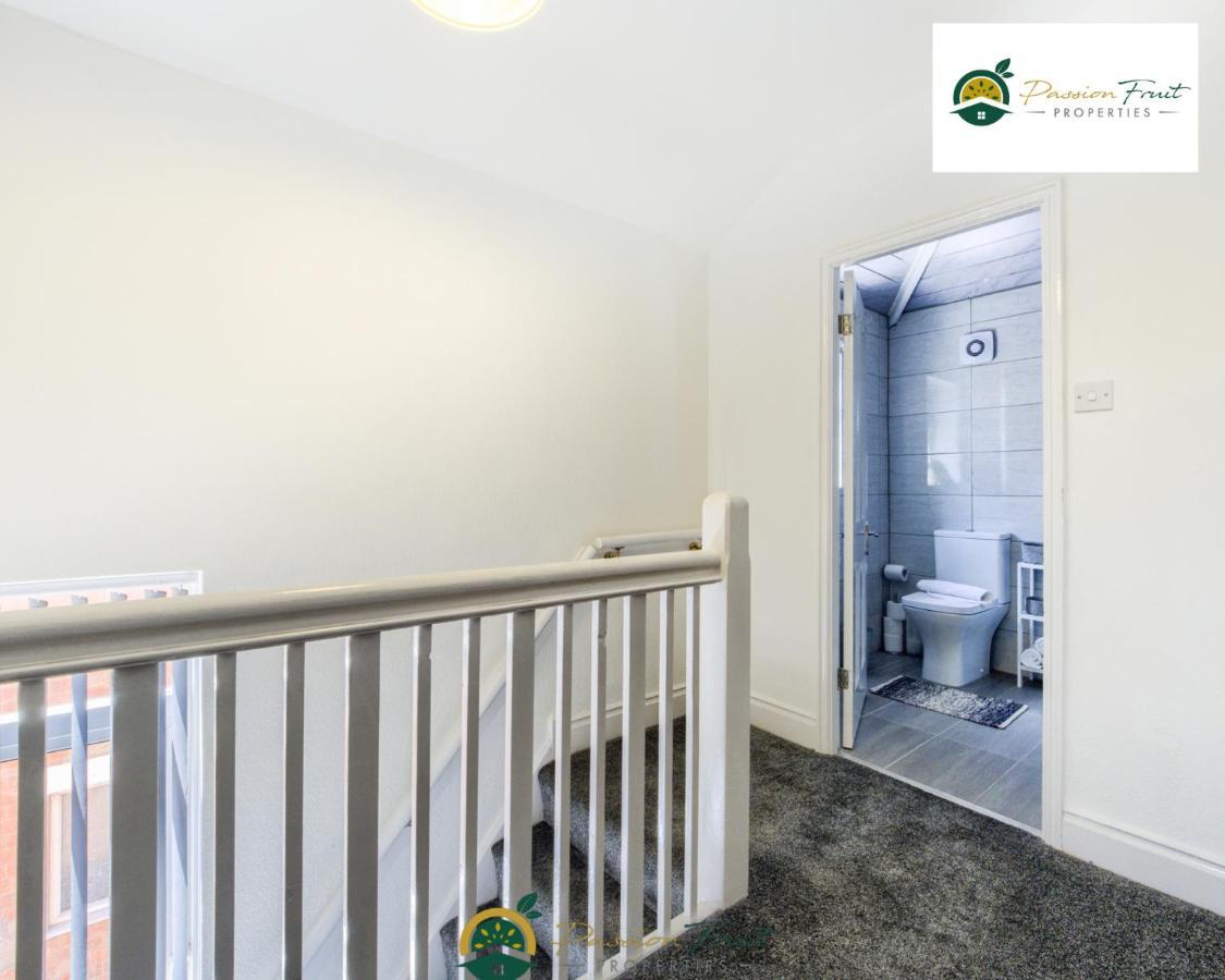3 Bedroom Coventry House By Passionfruitproperties With Free Wi-Fi, Large Garden And Driveway - 52Nrc Eksteriør billede
