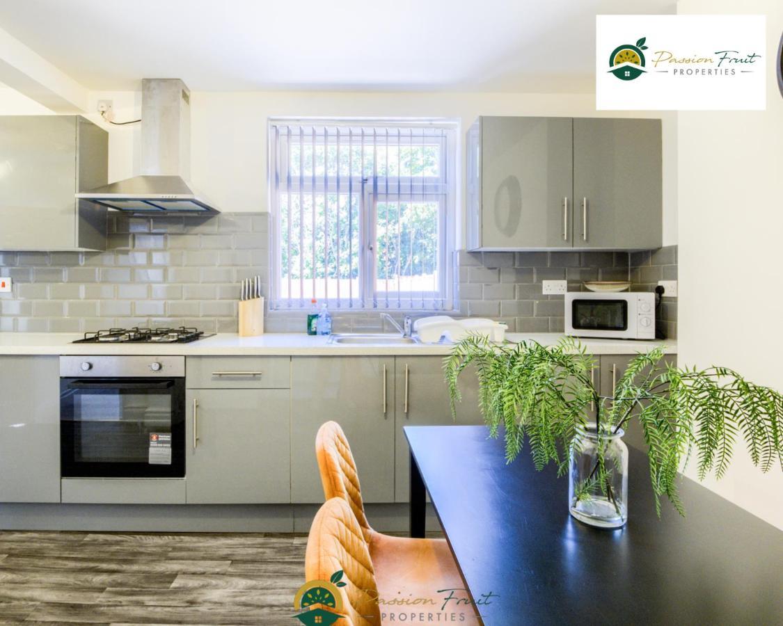 3 Bedroom Coventry House By Passionfruitproperties With Free Wi-Fi, Large Garden And Driveway - 52Nrc Eksteriør billede