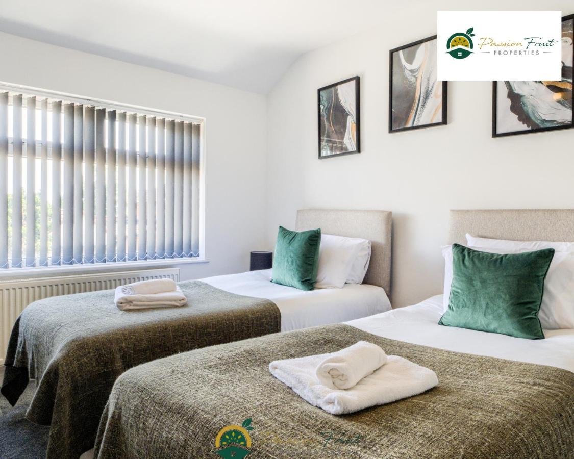 3 Bedroom Coventry House By Passionfruitproperties With Free Wi-Fi, Large Garden And Driveway - 52Nrc Eksteriør billede