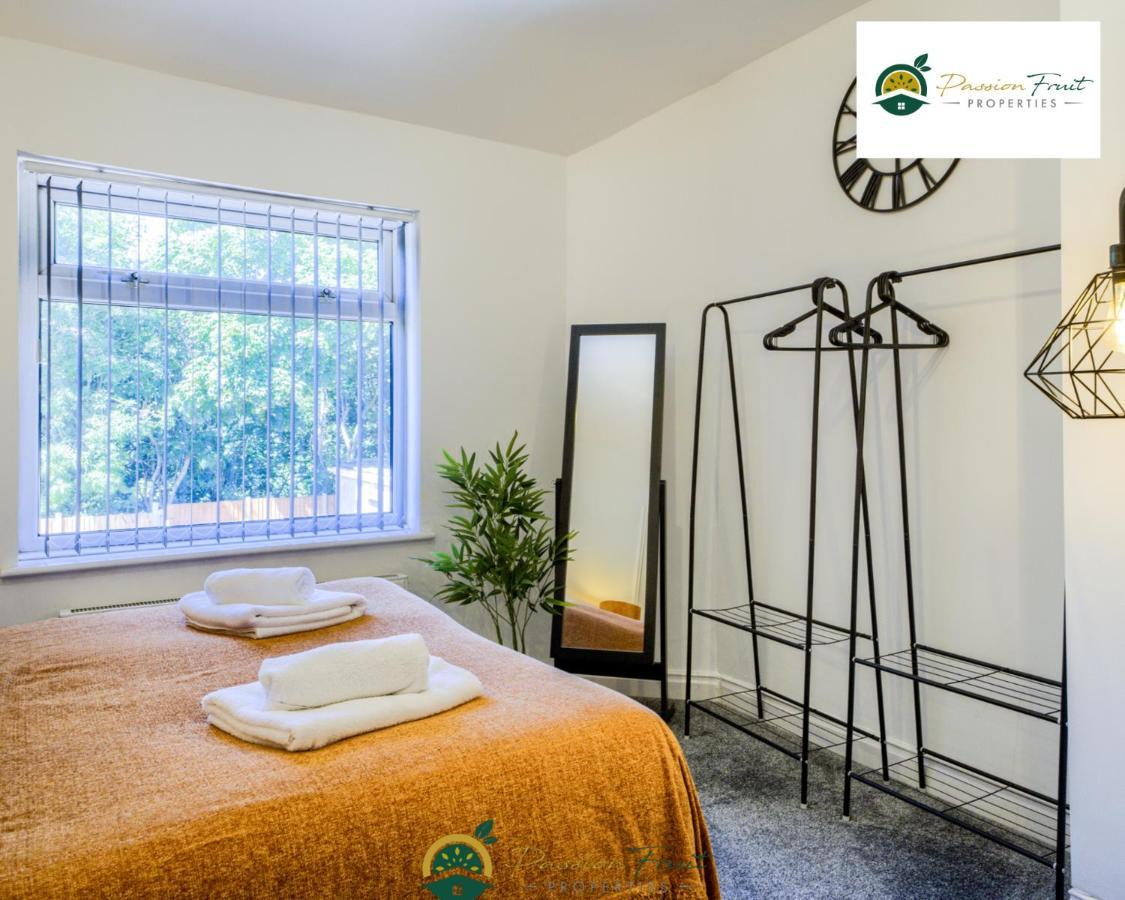 3 Bedroom Coventry House By Passionfruitproperties With Free Wi-Fi, Large Garden And Driveway - 52Nrc Eksteriør billede