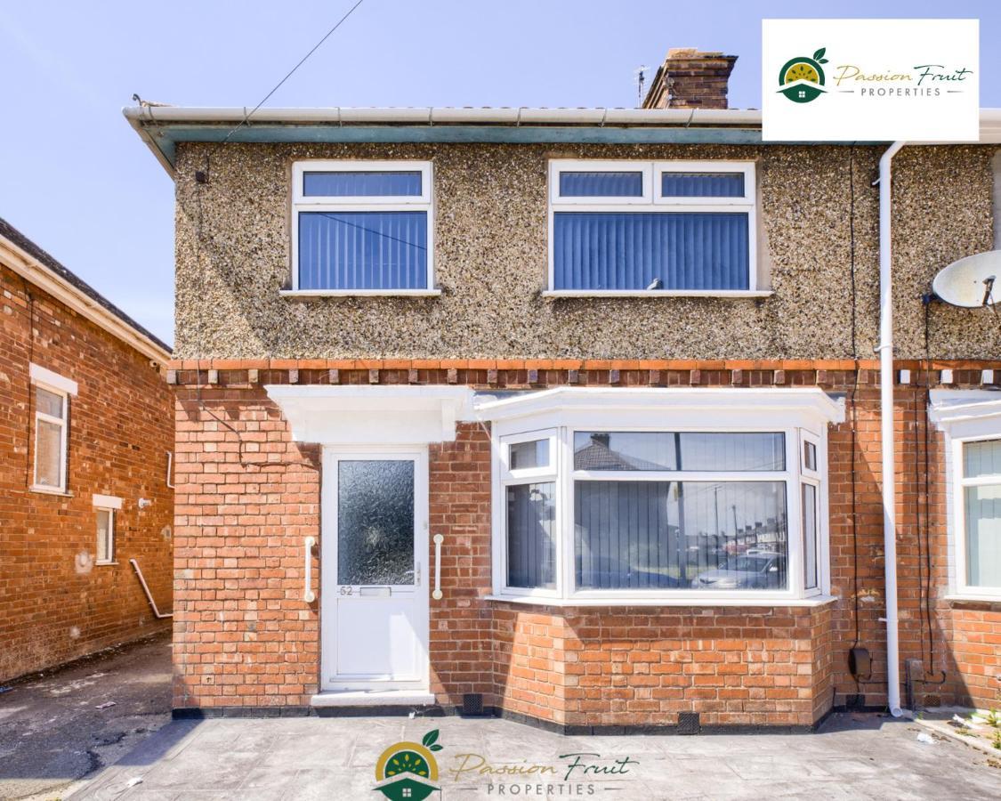 3 Bedroom Coventry House By Passionfruitproperties With Free Wi-Fi, Large Garden And Driveway - 52Nrc Eksteriør billede