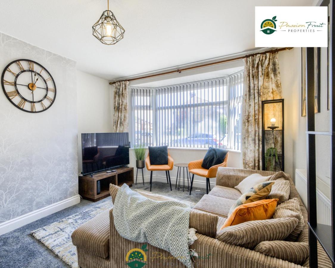 3 Bedroom Coventry House By Passionfruitproperties With Free Wi-Fi, Large Garden And Driveway - 52Nrc Eksteriør billede