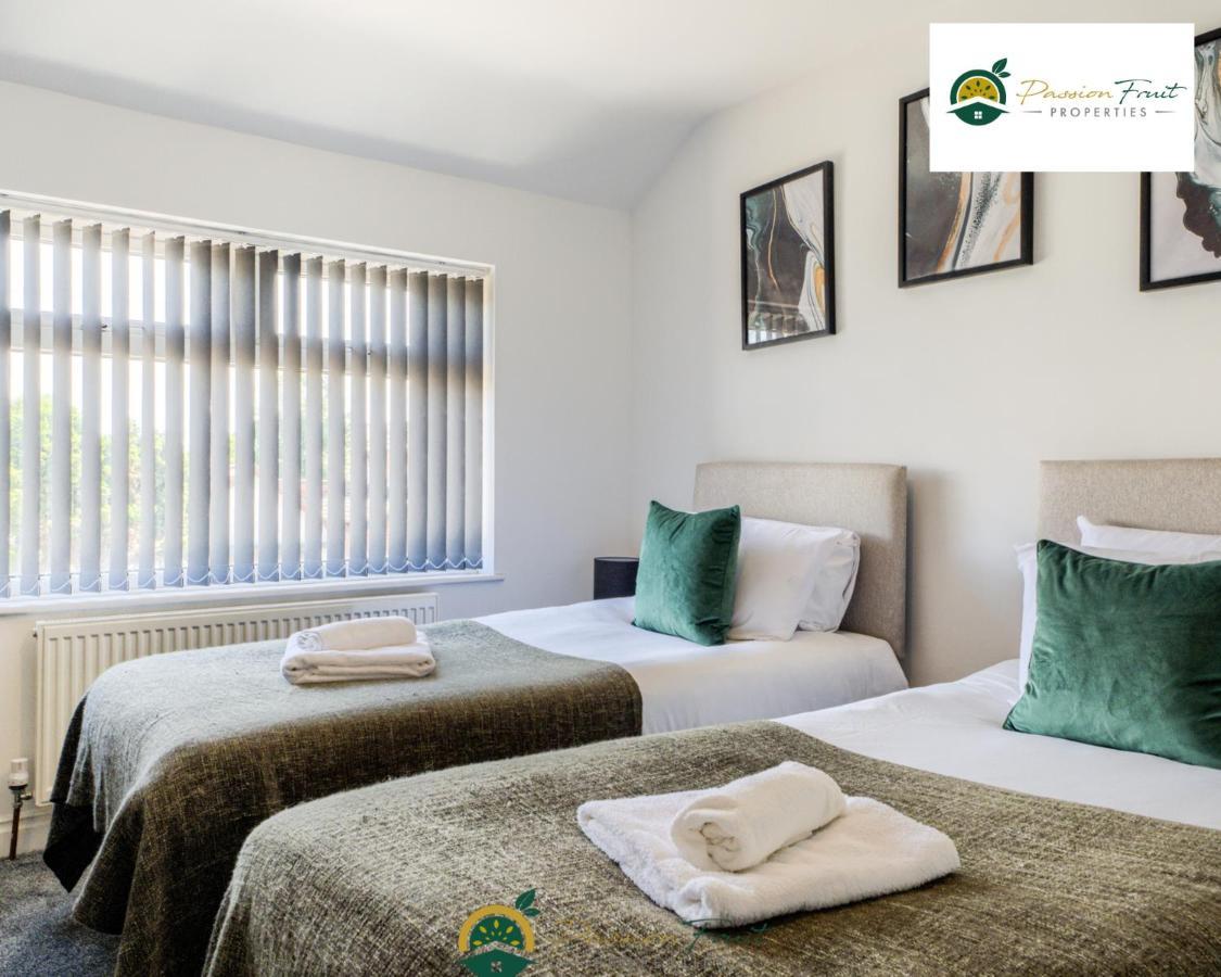 3 Bedroom Coventry House By Passionfruitproperties With Free Wi-Fi, Large Garden And Driveway - 52Nrc Eksteriør billede