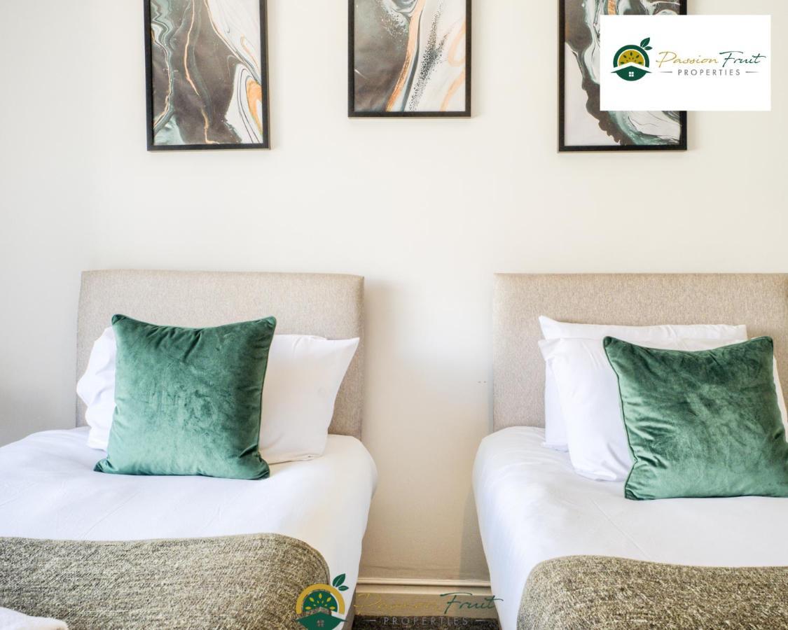 3 Bedroom Coventry House By Passionfruitproperties With Free Wi-Fi, Large Garden And Driveway - 52Nrc Eksteriør billede