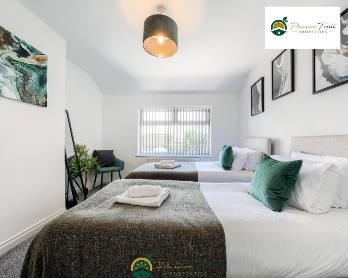 3 Bedroom Coventry House By Passionfruitproperties With Free Wi-Fi, Large Garden And Driveway - 52Nrc Eksteriør billede